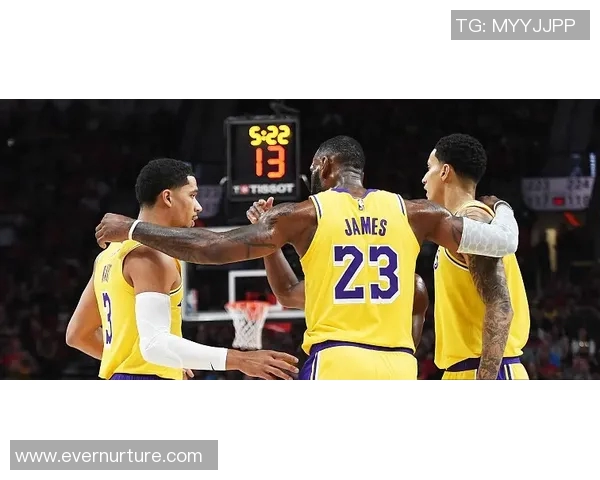 湖人勇士激战回顾10月11日精彩比赛录像全程回放分析